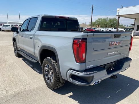 Used 2024 GMC Sierra 1500 AT4 w/ AT4 Premium Package AWD/4WD image 4