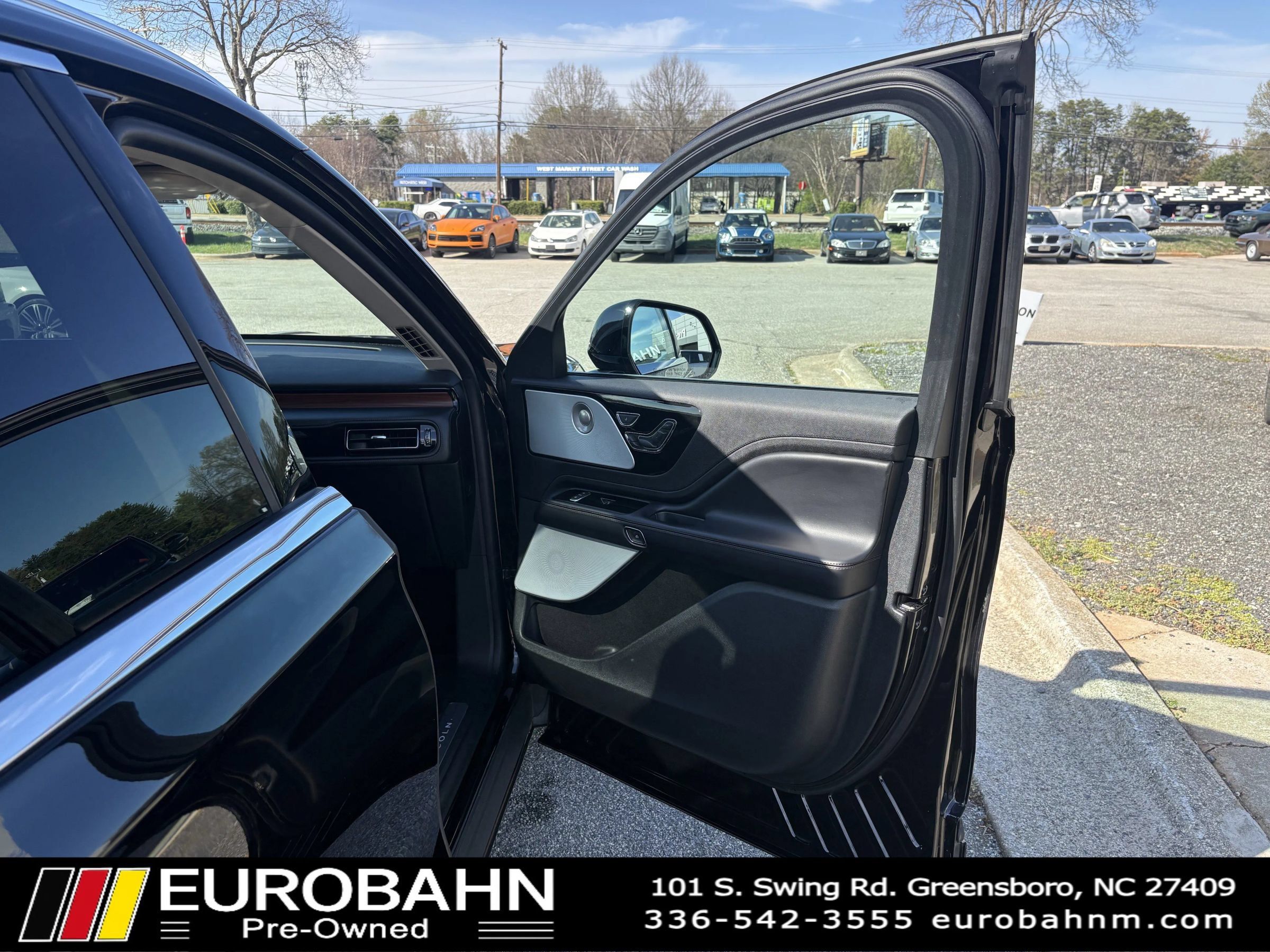 Used 2022 Lincoln Aviator Grand Touring w/ Equipment Group 301A AWD/4WD image 18