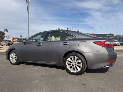 Used 2014 Lexus ES 300h w/ Luxury Package w/Bamboo Trim image 5