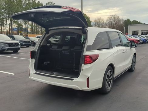Certified 2026 Honda Odyssey EX-L image 2