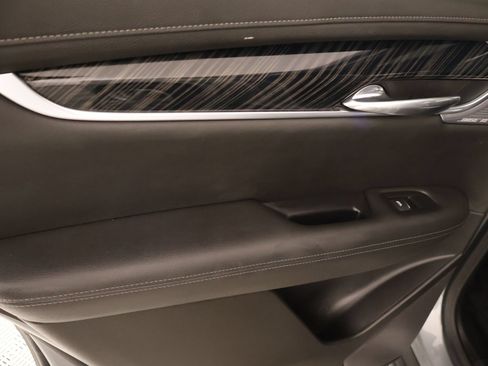 Used 2024 Cadillac XT6 Premium Luxury w/ Technology Package FWD image 18