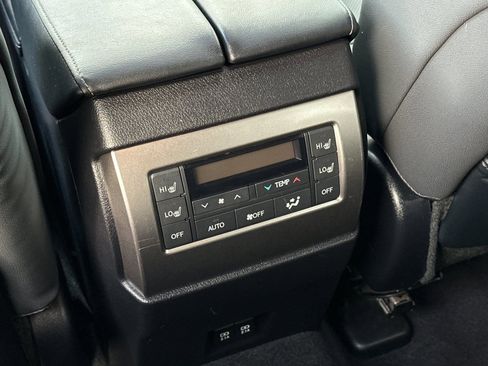 Used 2023 Lexus GX 460 Premium w/ Premium Package image 15