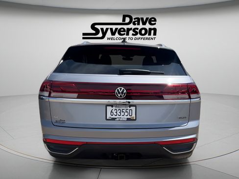 Used 2024 Volkswagen Atlas Cross Sport SE AWD/4WD image 6