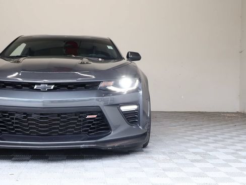 Used 2018 Chevrolet Camaro SS RWD image 5
