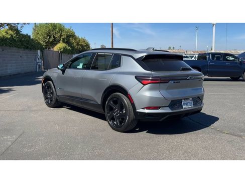 Certified 2024 Chevrolet Equinox EV RS FWD image 9
