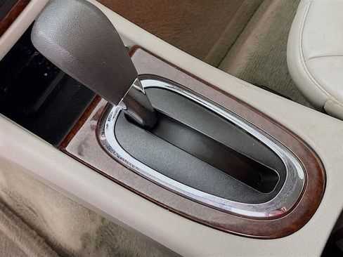 Used 2011 Chevrolet Impala LT w/ Luxury Edition Package FWD image 16