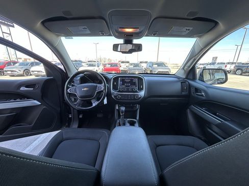 Used 2022 Chevrolet Colorado LT w/ LT Convenience Package image 9