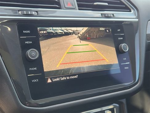 Used 2021 Volkswagen Tiguan S image 12