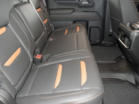 Used 2024 GMC Sierra 1500 AT4 w/ Technology Package AWD/4WD image 12