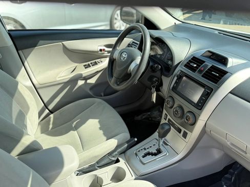 Used 2013 Toyota Corolla LE image 20