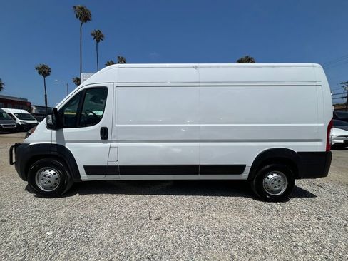 Used 2022 RAM ProMaster 2500 w/ Convenience Group FWD image 10