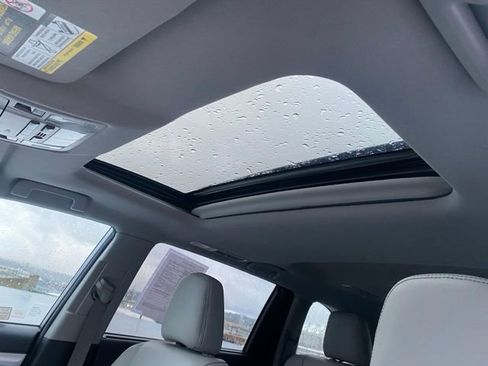 Used 2018 Toyota Highlander XLE image 14