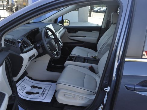 Used 2025 Honda Odyssey Touring image 18