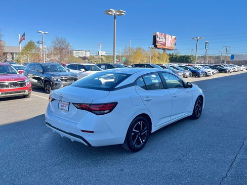 Used 2024 Nissan Sentra SV image 18