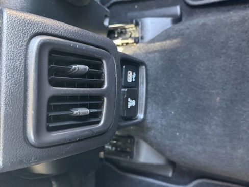 Used 2019 Jeep Compass Latitude image 32