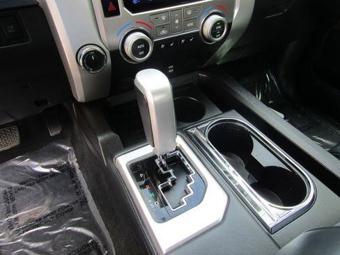 Used 2015 Toyota Tundra Platinum image 21