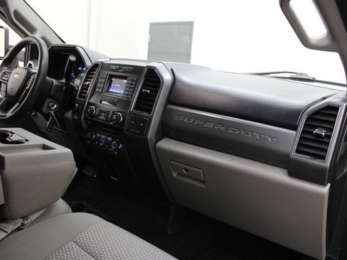 Certified 2018 Ford F250 XLT AWD/4WD image 4