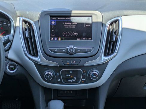 Used 2023 Chevrolet Equinox LT FWD image 15