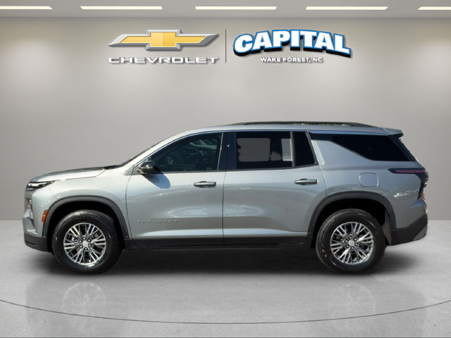 Used 2026 Chevrolet Traverse LT w/ Driver Confidence Package FWD image 3