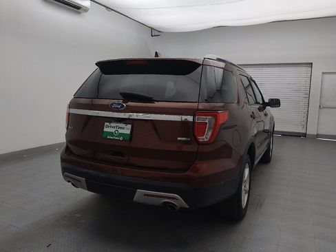 Used 2016 Ford Explorer XLT w/ Equipment Group 202A AWD/4WD image 7