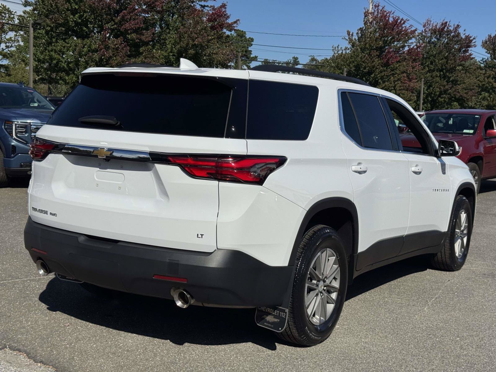 Used 2023 Chevrolet Traverse LT AWD/4WD image 6