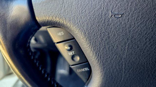 Used 2004 Ford Thunderbird RWD image 24