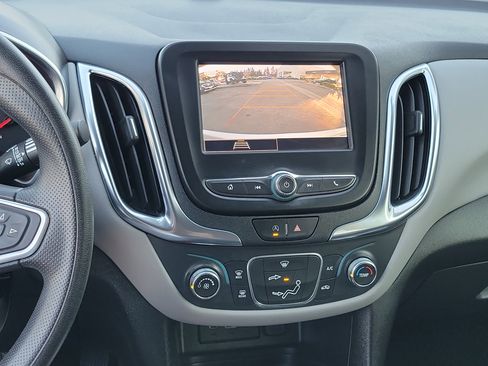 Used 2022 Chevrolet Equinox LT image 12