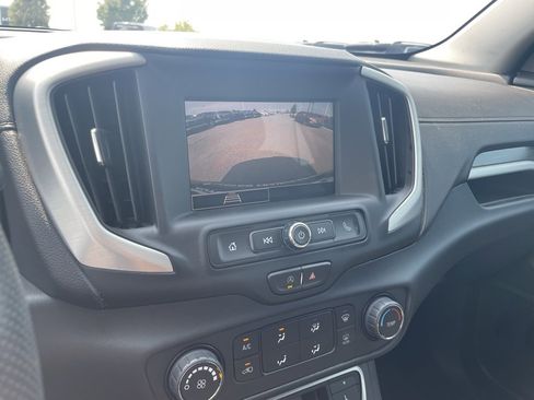 Used 2023 GMC Terrain SLE image 14