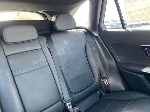 Used 2024 Mercedes-Benz GLC 300 GLC 300 image 38