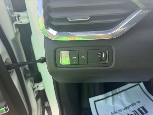 Used 2026 GMC Acadia Elevation w/ Elevation Premium Package FWD image 7