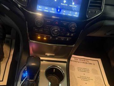 Certified 2021 Jeep Grand Cherokee Laredo X image 33