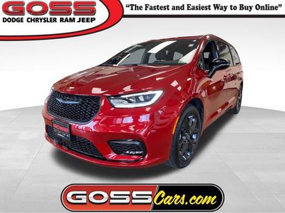 New 2026 Chrysler Pacifica Select