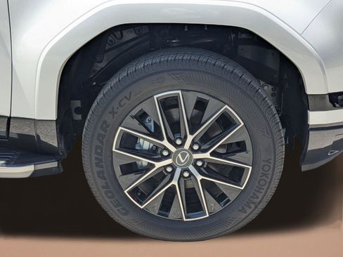 Certified 2026 Lexus GX 550 w/ Accessory Package (2T) AWD/4WD image 24