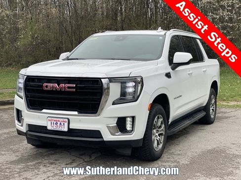 Used 2024 GMC Yukon XL SLE image 3
