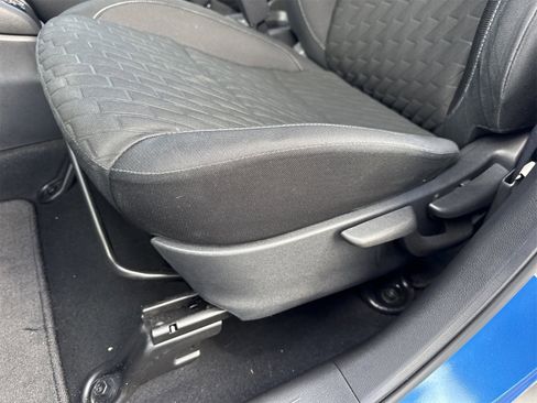 Used 2022 Nissan Kicks S image 16