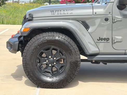 Used 2021 Jeep Gladiator Overland AWD/4WD image 5