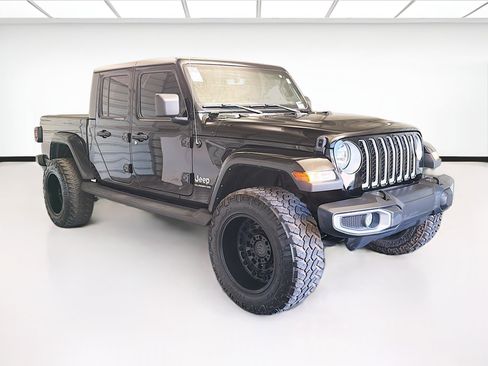 Used 2022 Jeep Gladiator Overland w/ Trailer Tow Package image 3