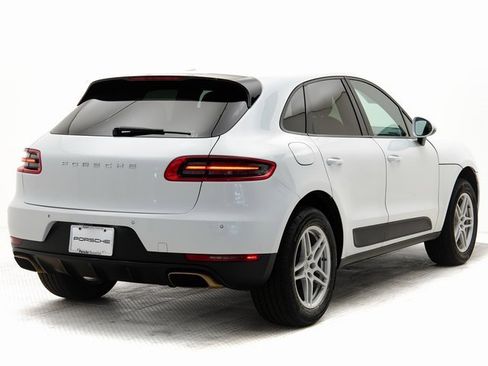 Used 2017 Porsche Macan image 33