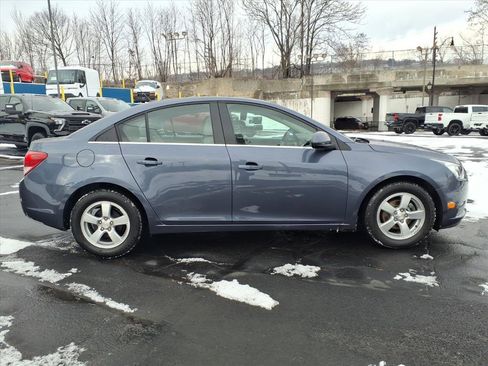 Used 2013 Chevrolet Cruze LT image 2