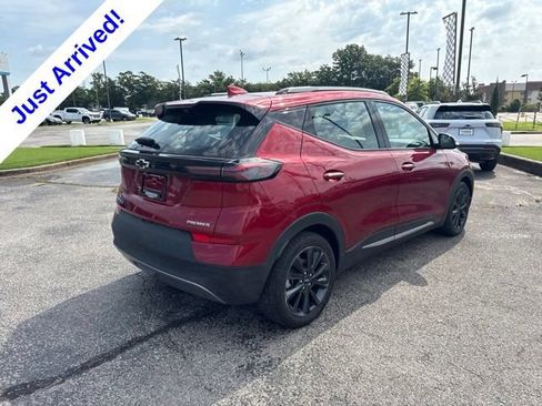Used 2022 Chevrolet Bolt EUV Premier w/ Launch Edition FWD image 3