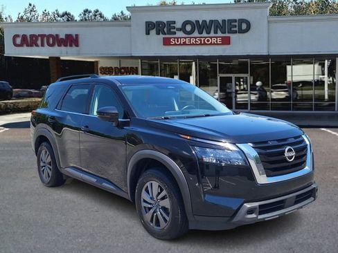 Used 2025 Nissan Pathfinder SV FWD image 1
