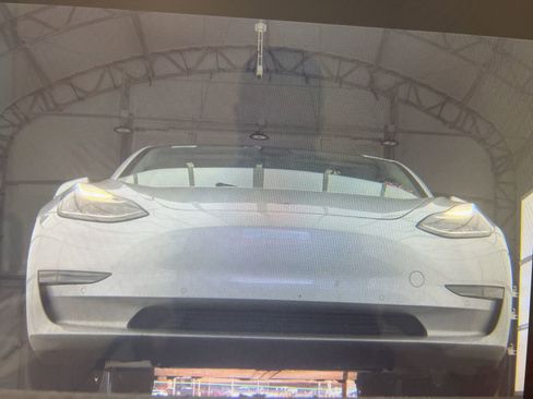 Used 2018 Tesla Model 3 Long Range image 14