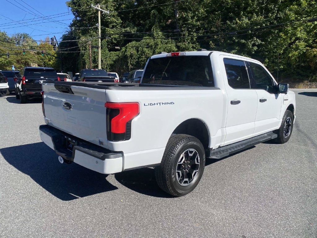 Used 2023 Ford F150 Lightning XLT AWD/4WD image 7