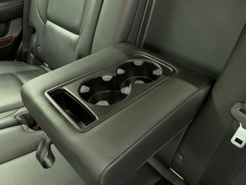 Used 2017 GMC Yukon SLT image 22