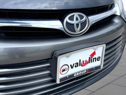 Used 2017 Toyota Camry LE FWD image 29