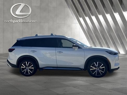 Used 2025 INFINITI QX60 Sensory w/ Vision Package image 4