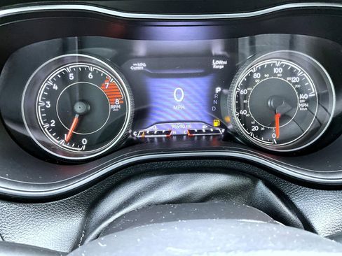 Used 2019 Jeep Cherokee Limited image 15