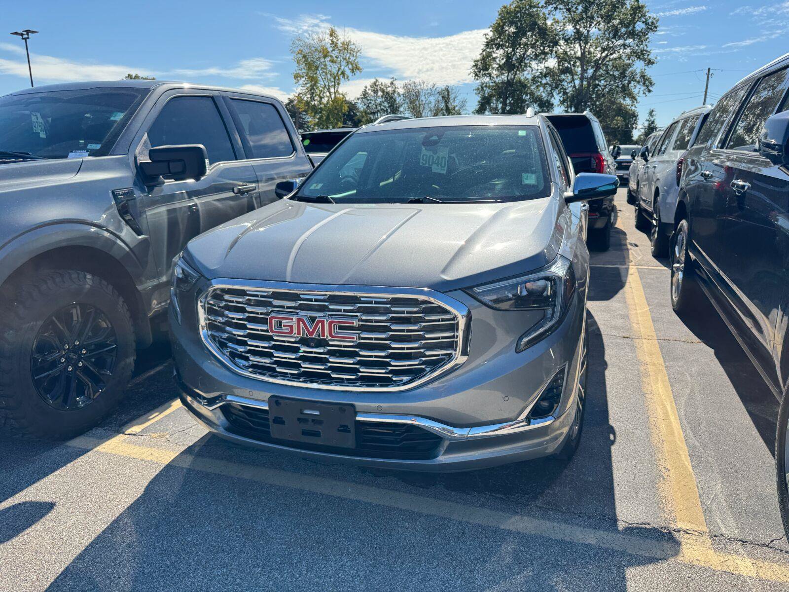 Used 2020 GMC Terrain Denali w/ Denali Premium Package AWD/4WD image 3