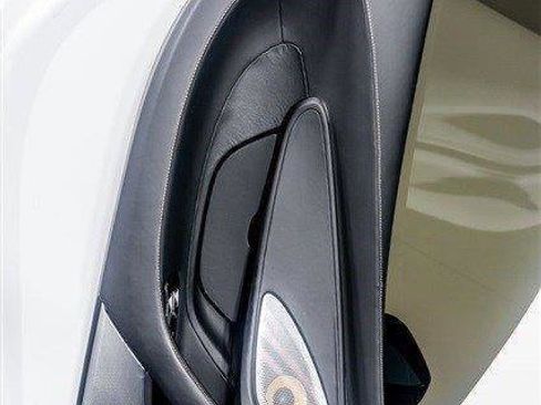 Used 2023 McLaren GT RWD image 34