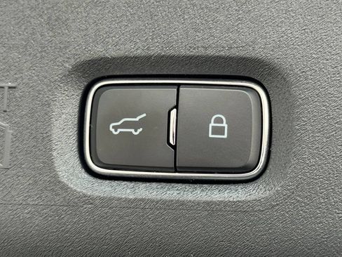 Used 2025 Ford Expedition Active AWD/4WD image 41